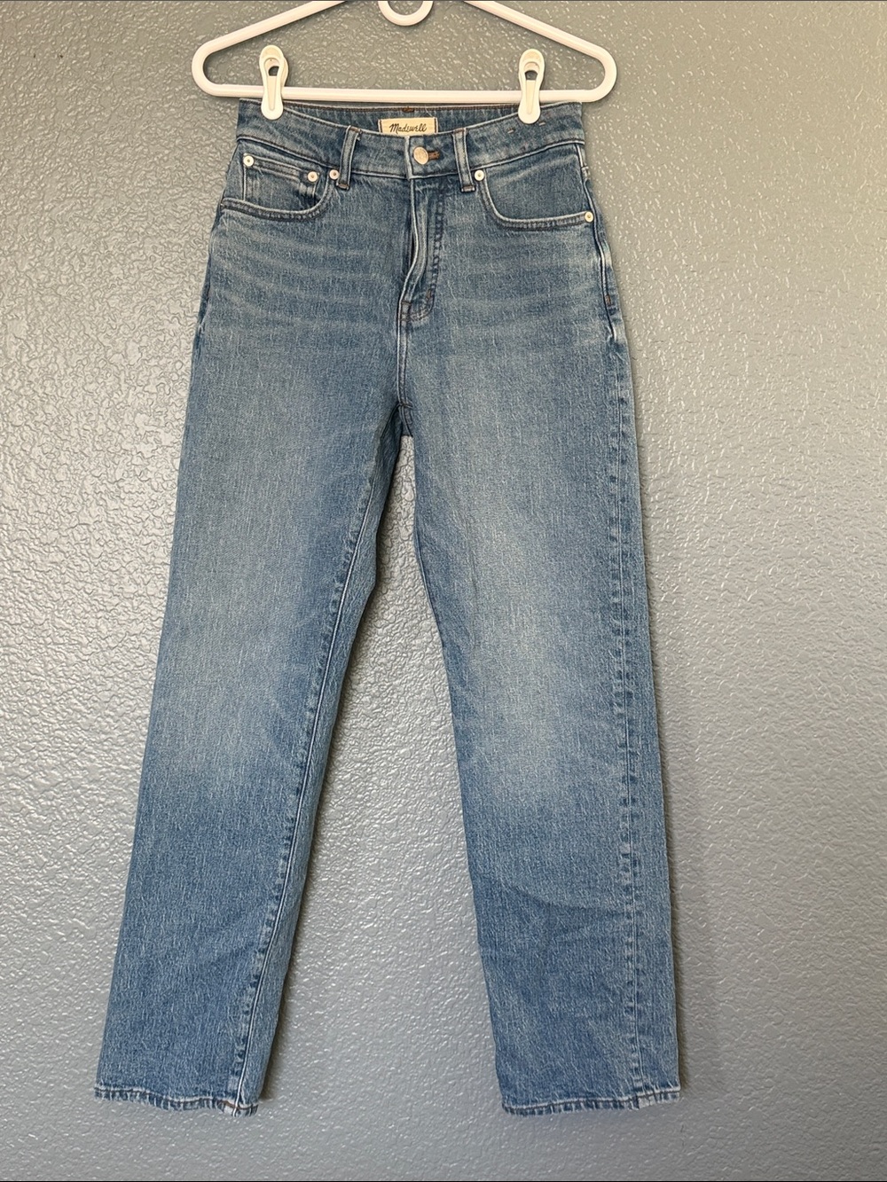 High-Rise Curvy 90s Straight  Leg Jeans in Medium Blue — Madewell size 26